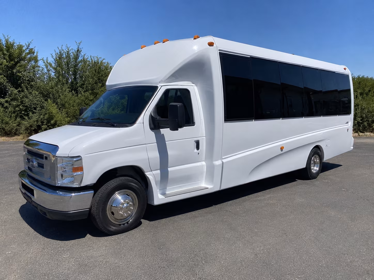 Downey Birthday, Sweet 16, & Quinceañera Transportation party bus exterior