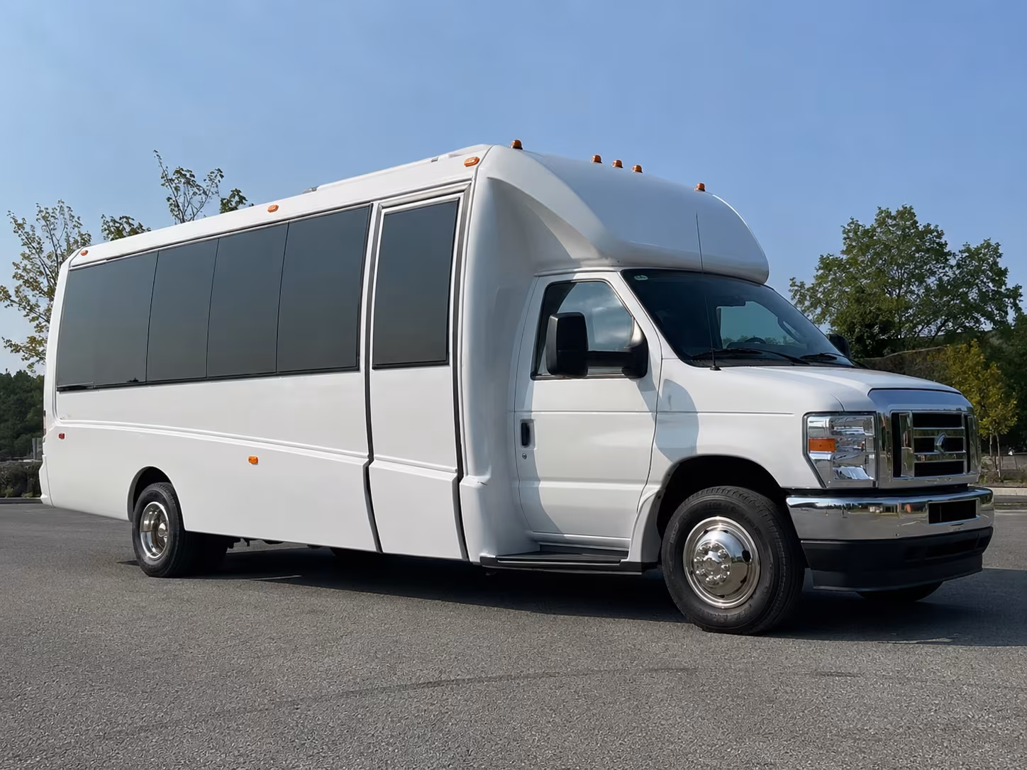 Downey Birthday, Sweet 16, & Quinceañera Transportation party bus exterior